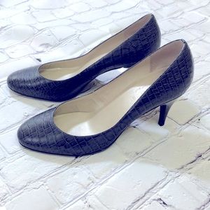 Talbot's Grey Snakeskin Pattern Womens Heels